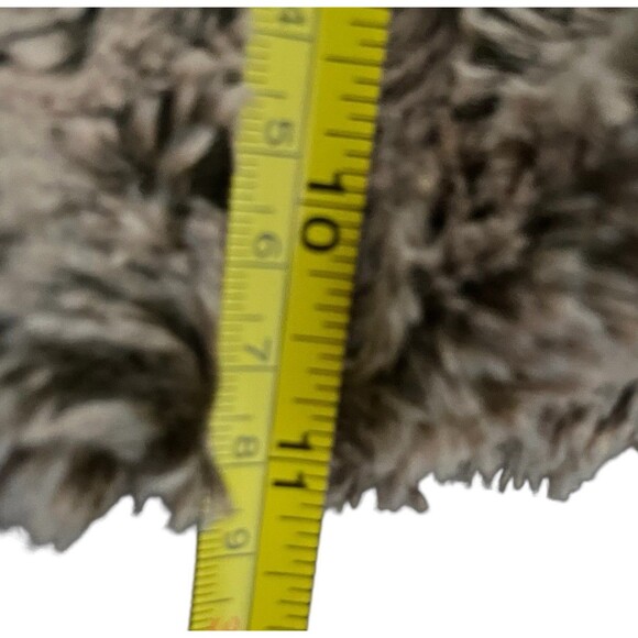 Peace & Pearls Faux Fur Wrap Shawl Infinity Scarf Cowl Rosette Plush One Size - Picture 9 of 9